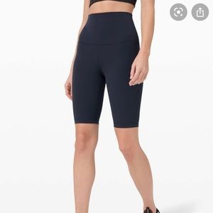 Lululemon high waisted Align bike shorts 10”-Navy